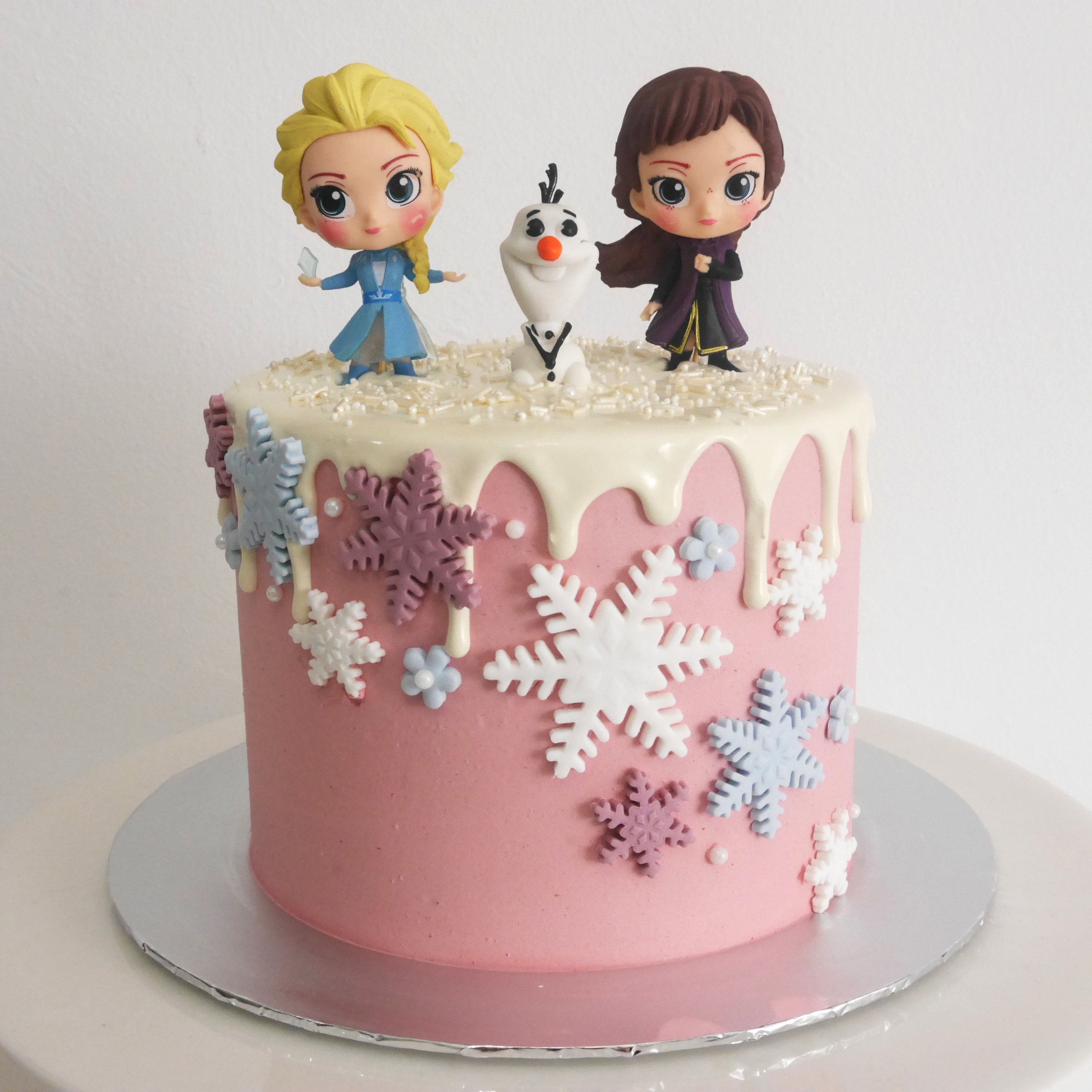 Frozen - Alsa and Anna Theme Cake - Avon Bakers