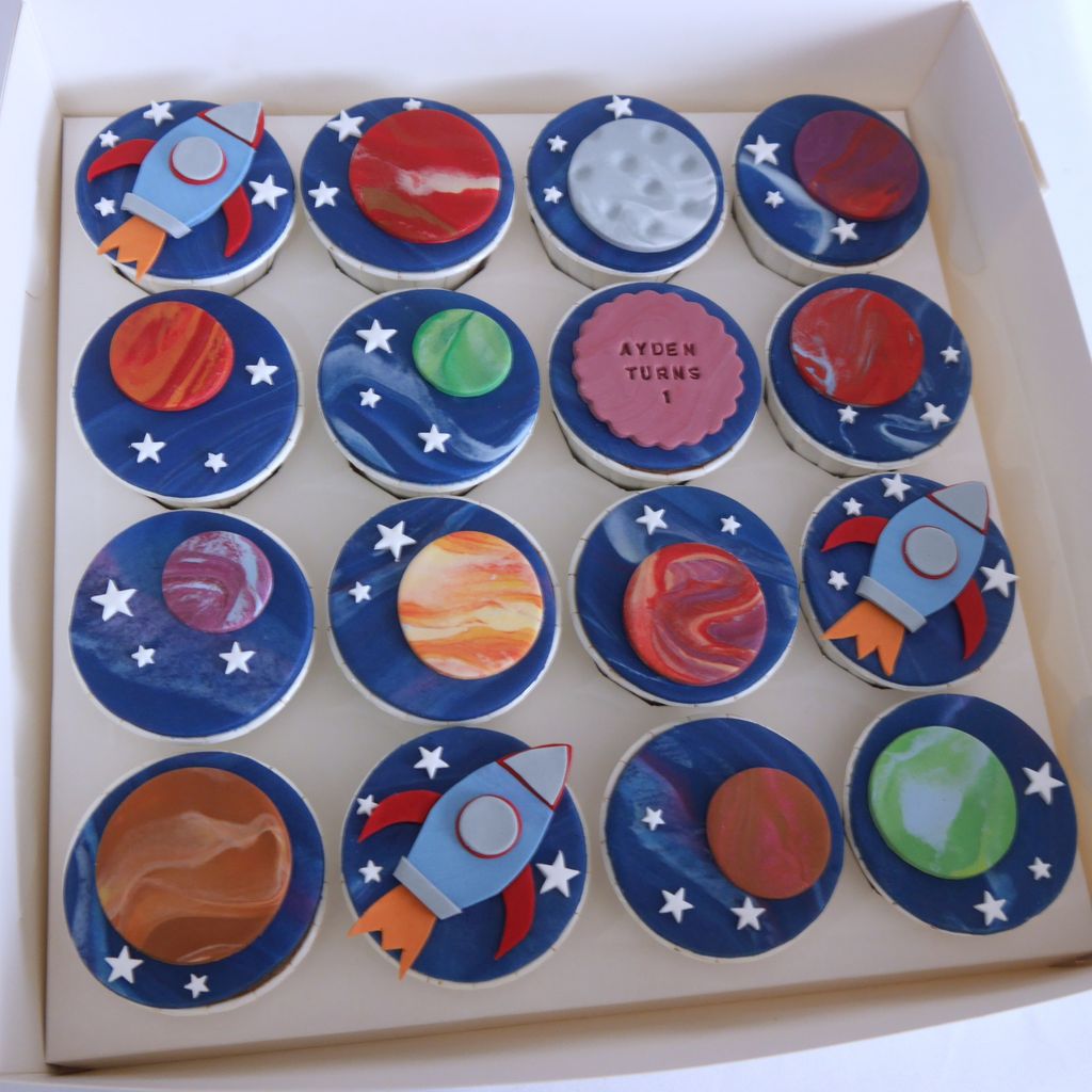 Outer Space Cupcakes.JPG