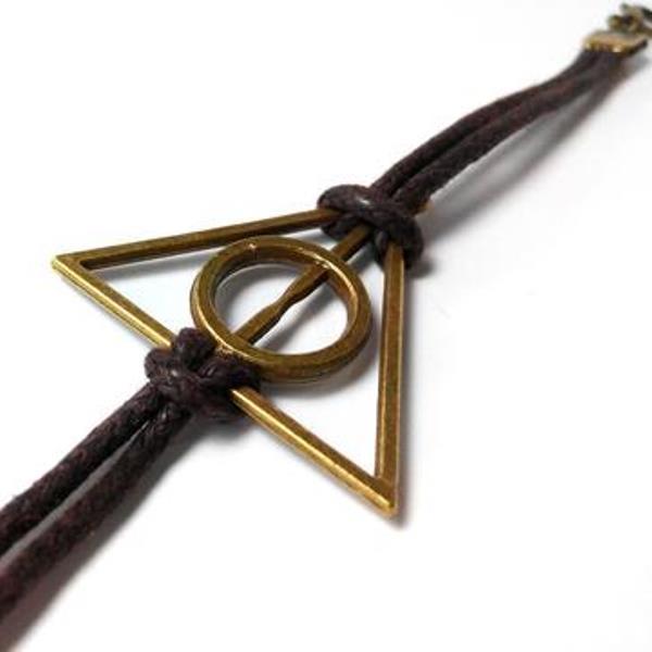 harry-potter-deathly-hallows-bracelet-3_large_zpsk1bmjcph