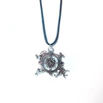 game-of-thrones-compass-necklace-1_large_zpsbdrgxnv6