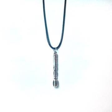 doctor-who-sonic-screwdriver-necklace-1_large_zps35dllq6o