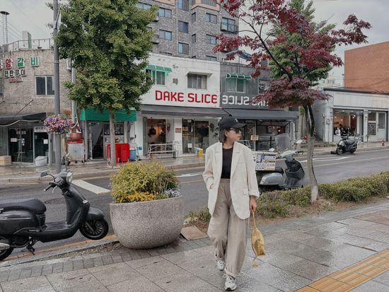 𝐾𝑜𝑟𝑒𝑎 𝑂𝑛𝑙𝑖𝑛𝑒 | LITTLE LONDON .CHEN CHEN KOREA 