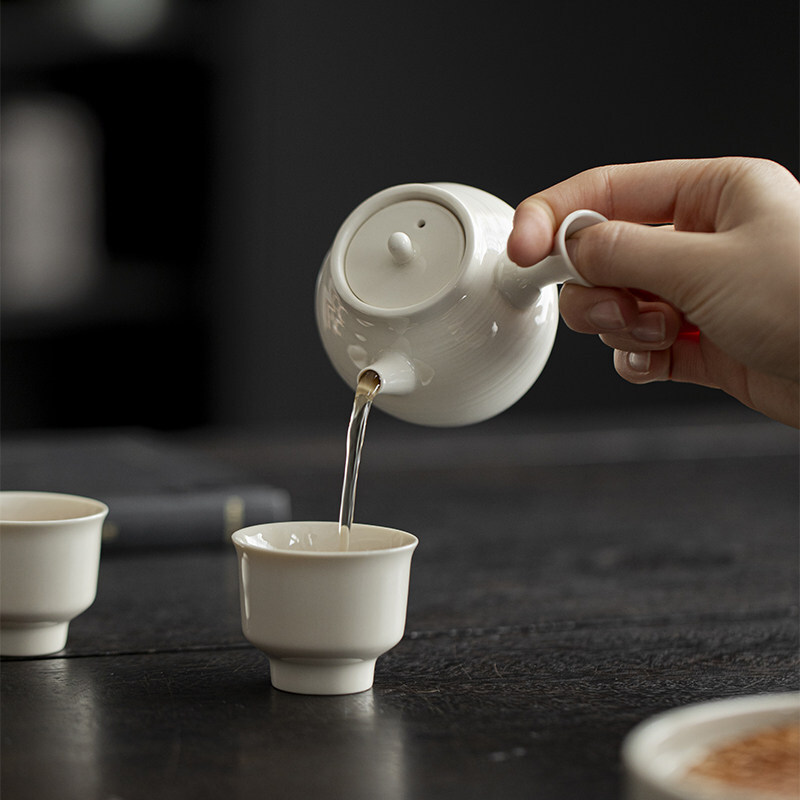 象牙白側把壺1-3