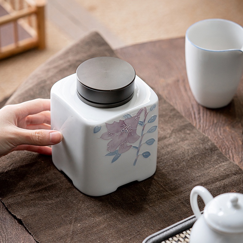 影青堆雕百合茶葉罐1-1.jpg