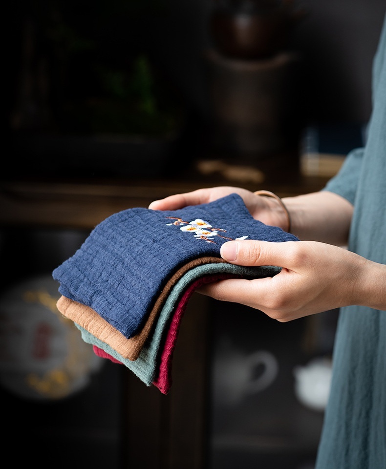 手工刺绣梅花棉麻茶巾4-5