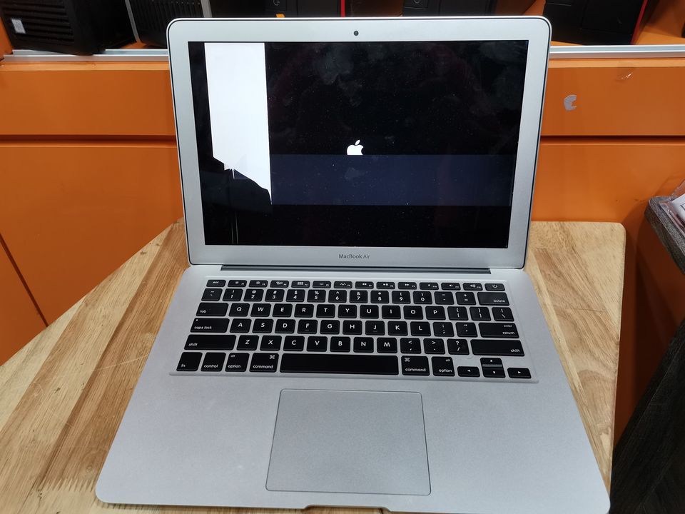 screen macbook ganti