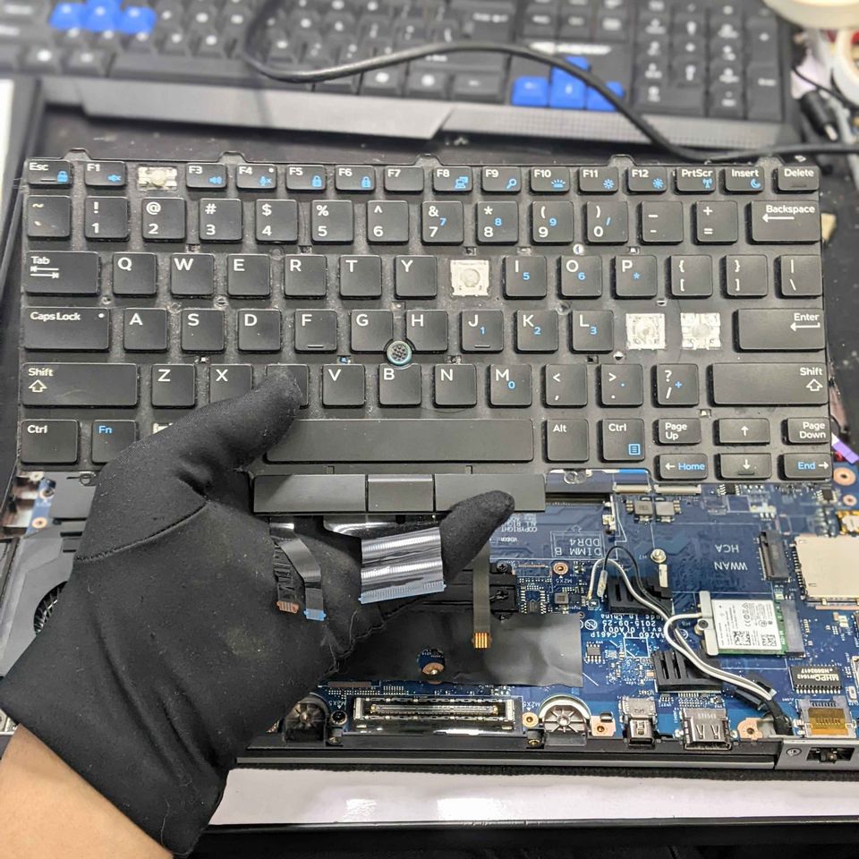 repair macbook keyboard