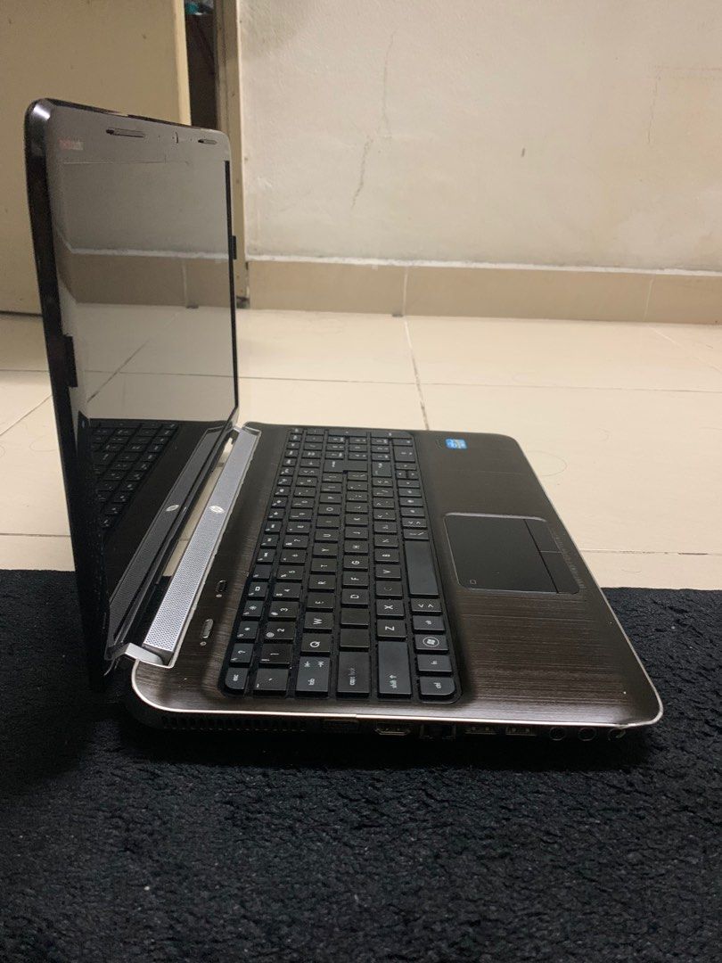 laptop  hp pavilion i7 with 8gb ram