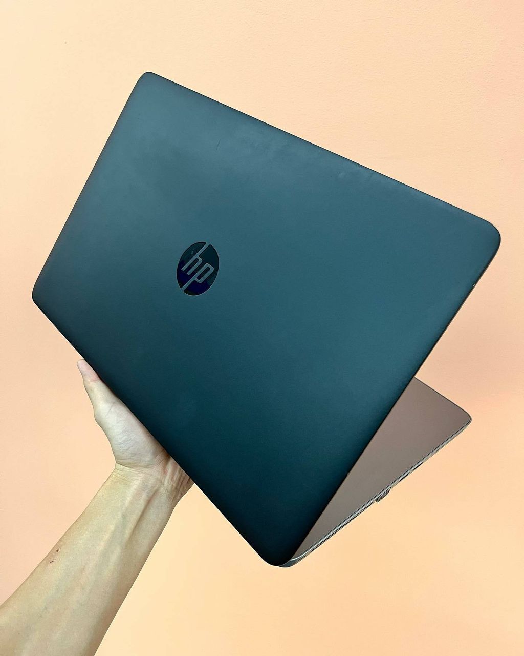 hp elitebook 755 g2 with 15.6 display 8GB RAM