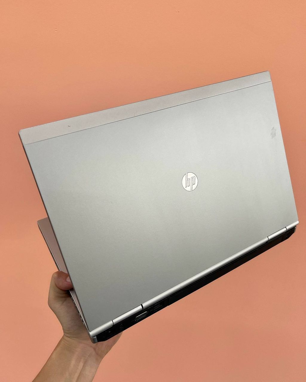 hp elitebook 8460p with i5-2520m 4GB RAM 128GB SSD