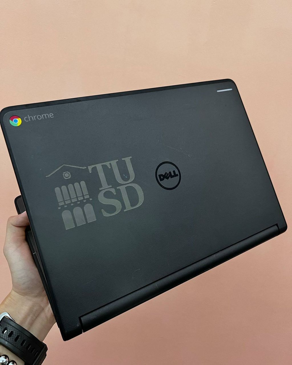 Chromebook Dell with 11 inch display