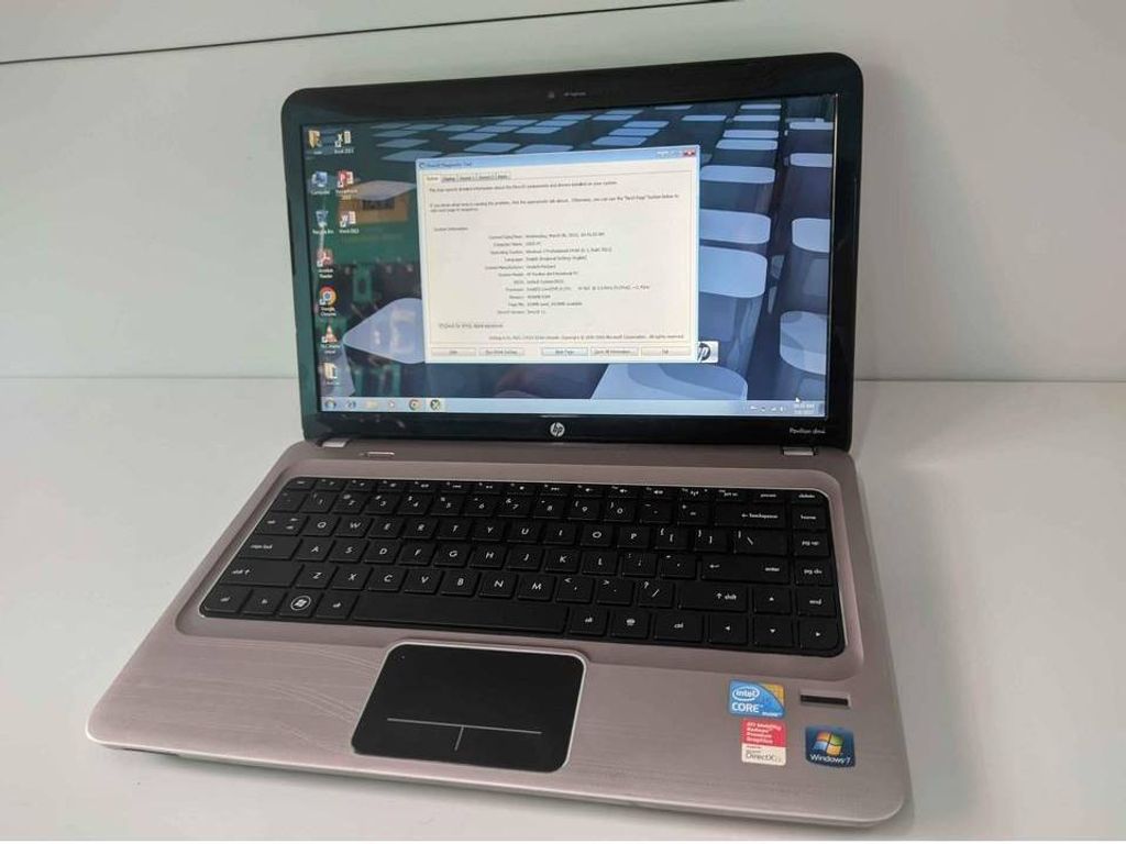 HP PAVILION DM4 with window 7