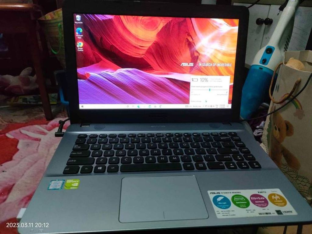 ASUS X441U with i3