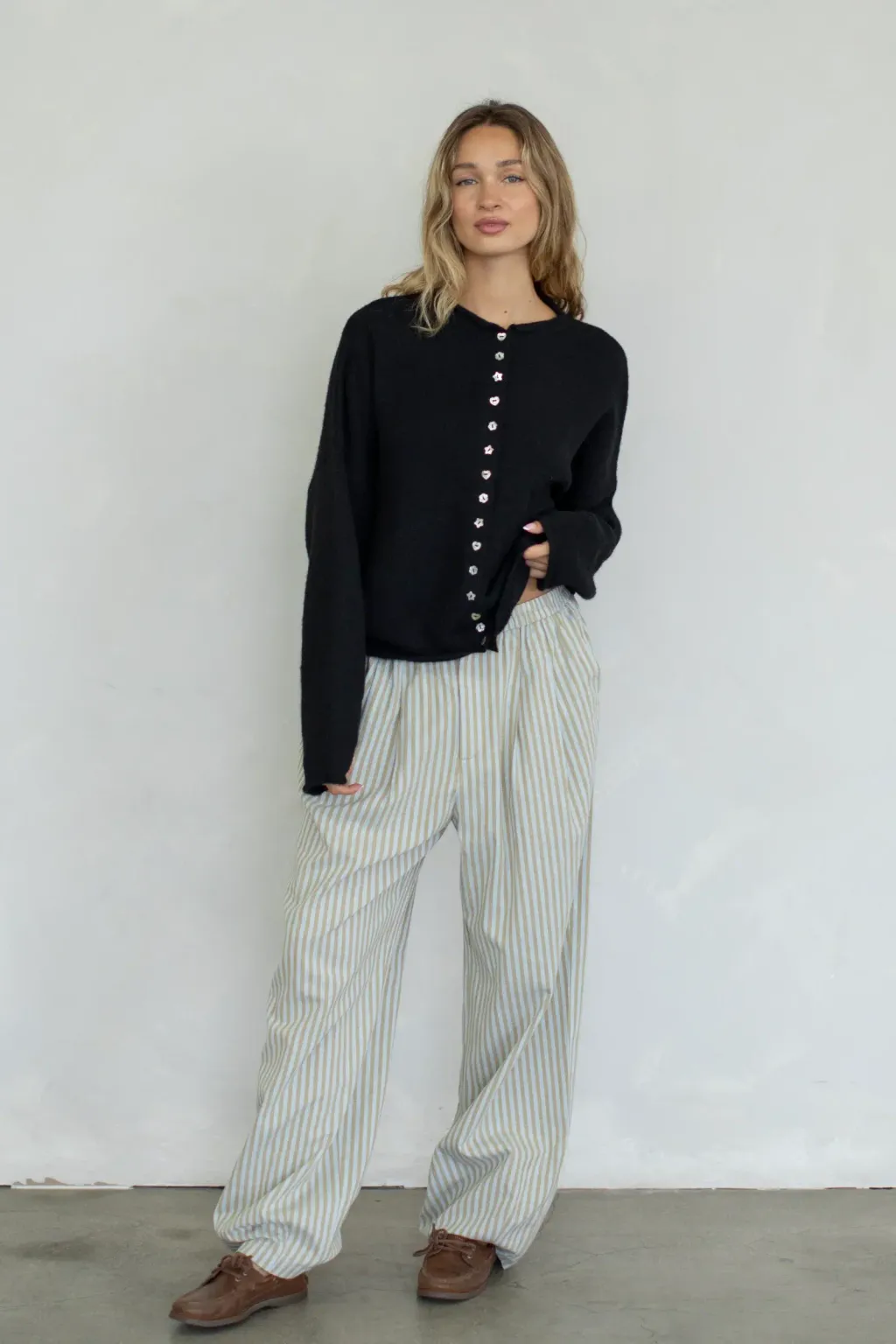 TBW14380_BLACK_TBP14229_LIGHT-BLUE_LIFESTYLE_3000x