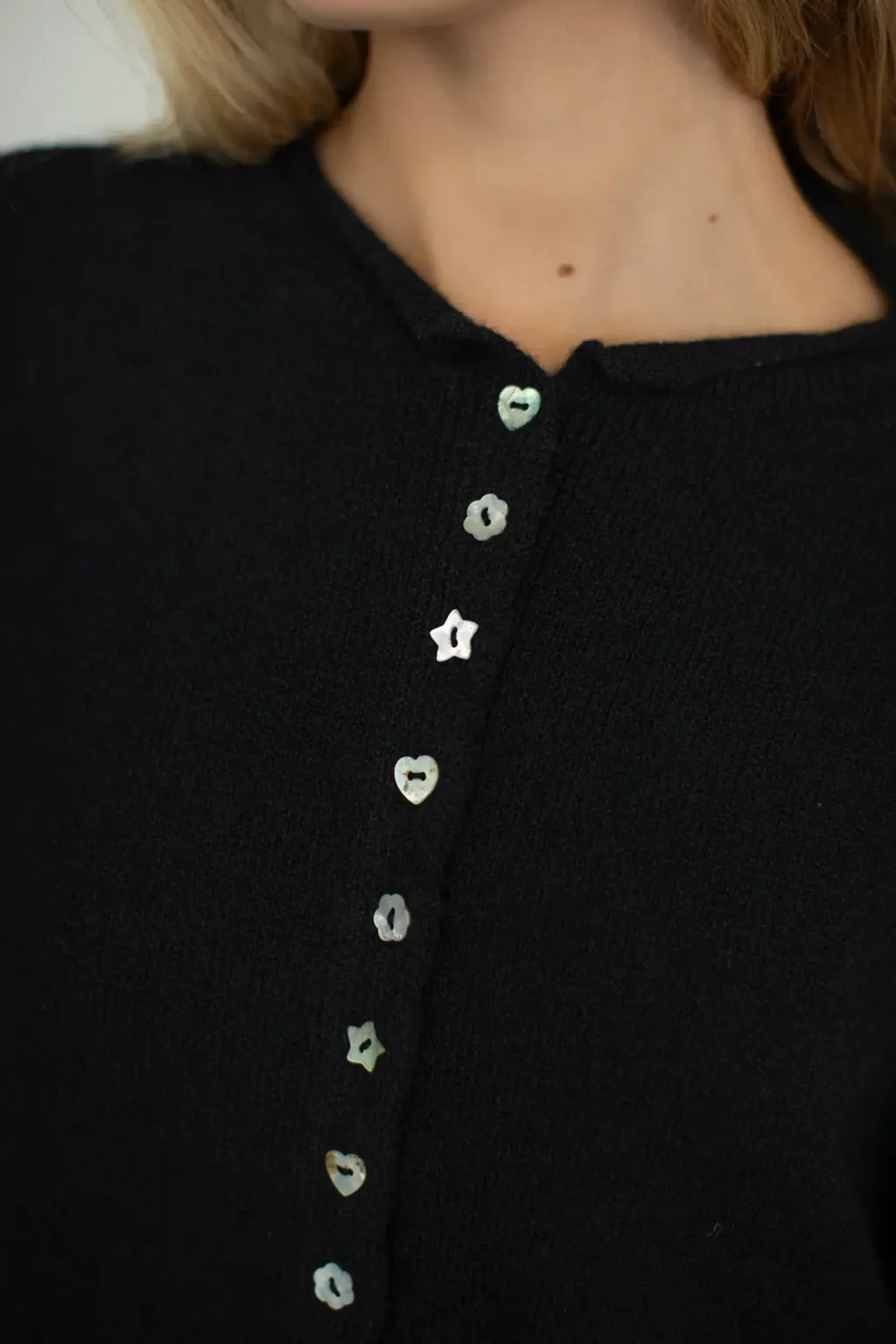 TBW14380_BLACK_DETAIL_3000x