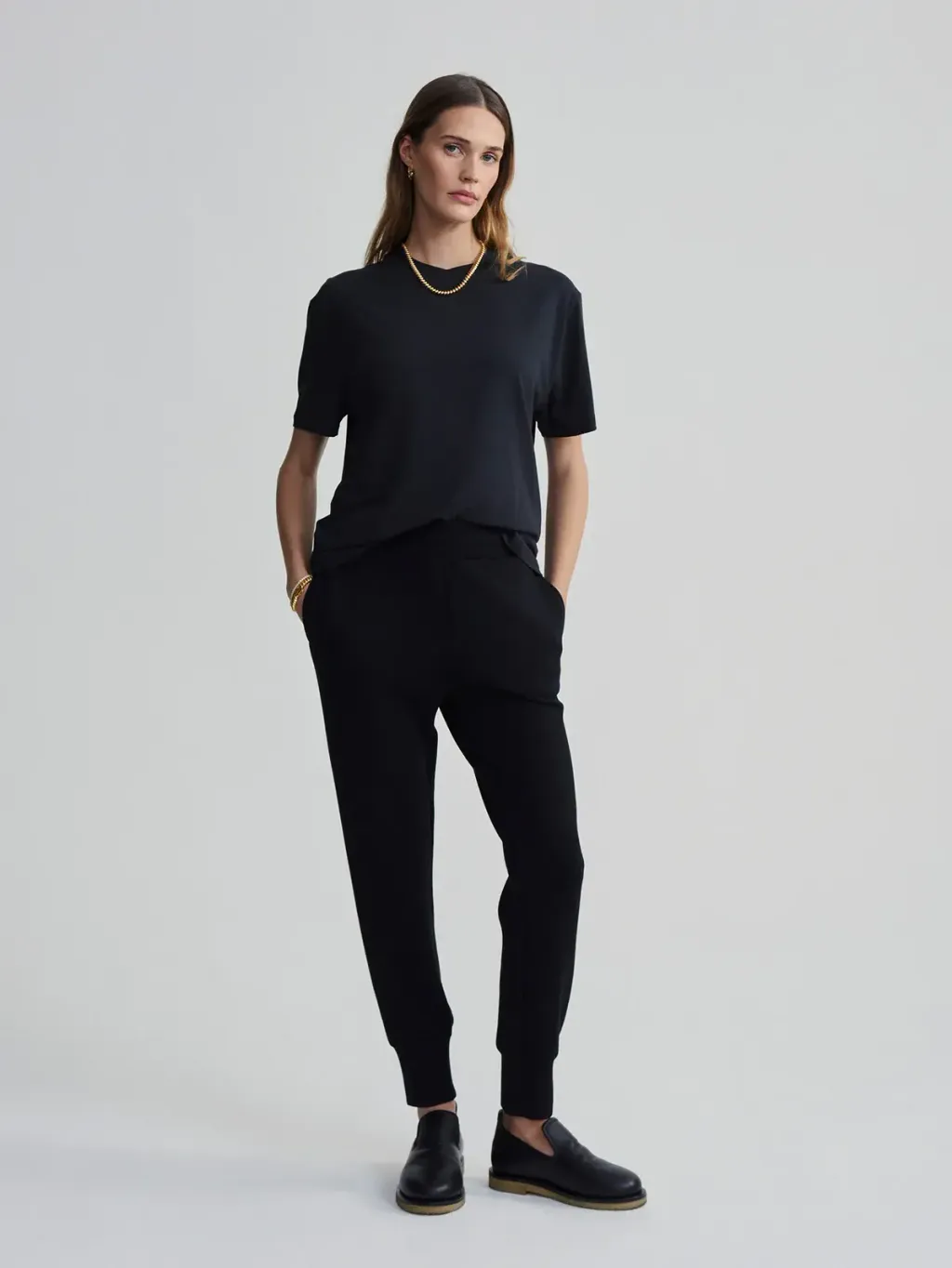 daaa747bc14a7a009e3c120b1a5790659549b652_VAR01921_LEIGHTON_BOYFRIEND_TEE_BLACK_008