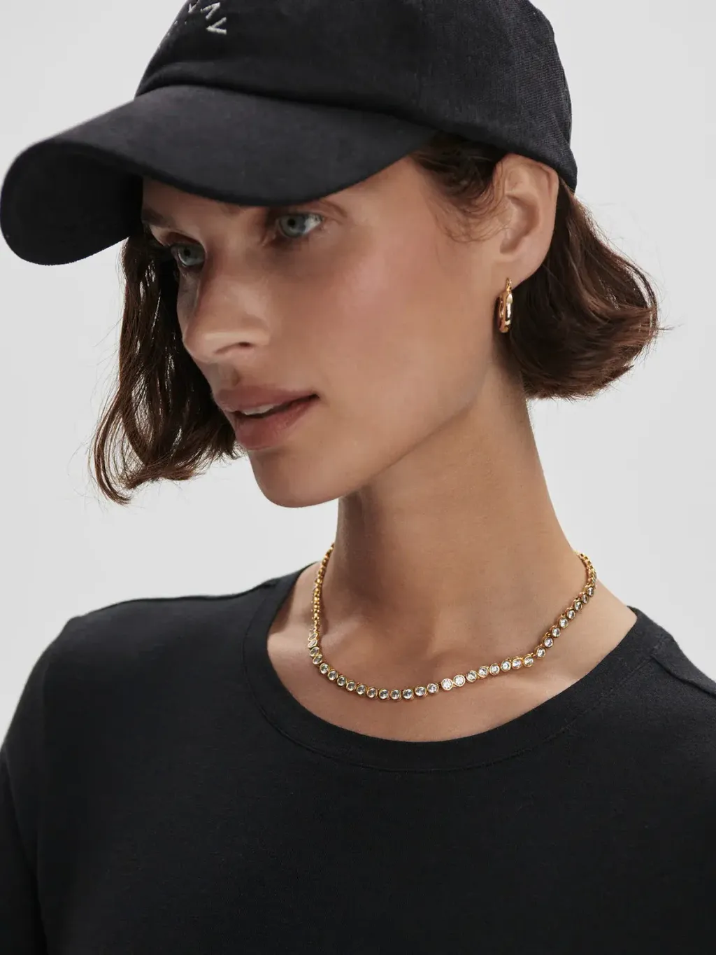 09a1519292710ebcded3f4194c62d5ab24b2020e_VAR02420_REGINA_FITTED_TEE_BLACK_058