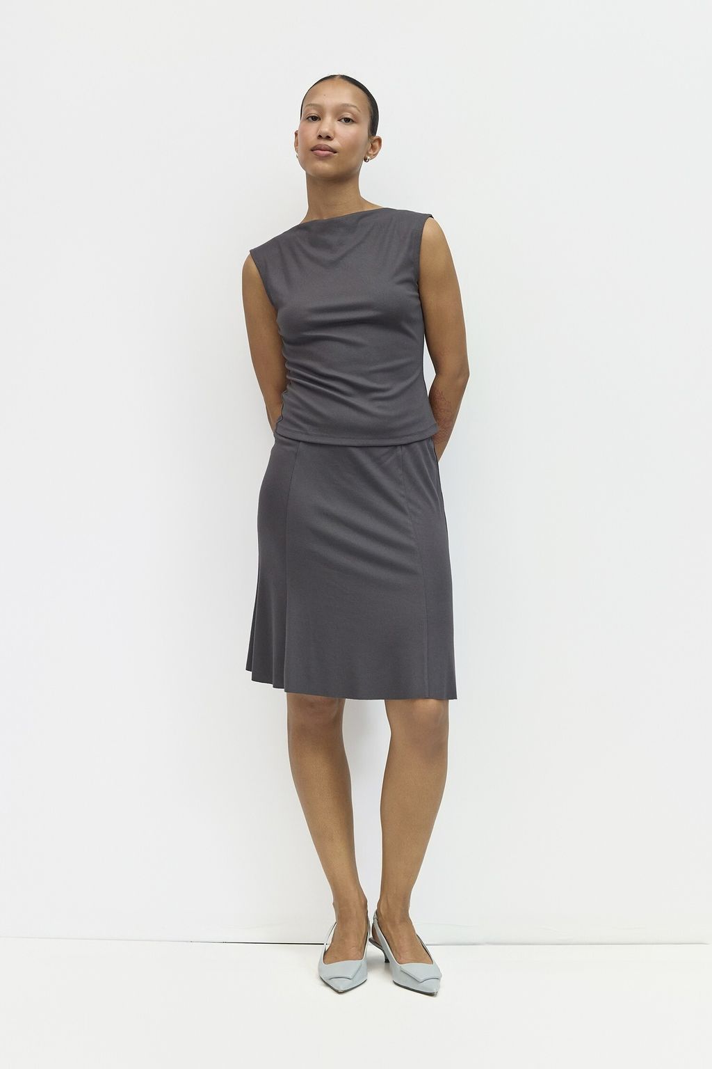 tmr0976_charcoal_1a_m_1500