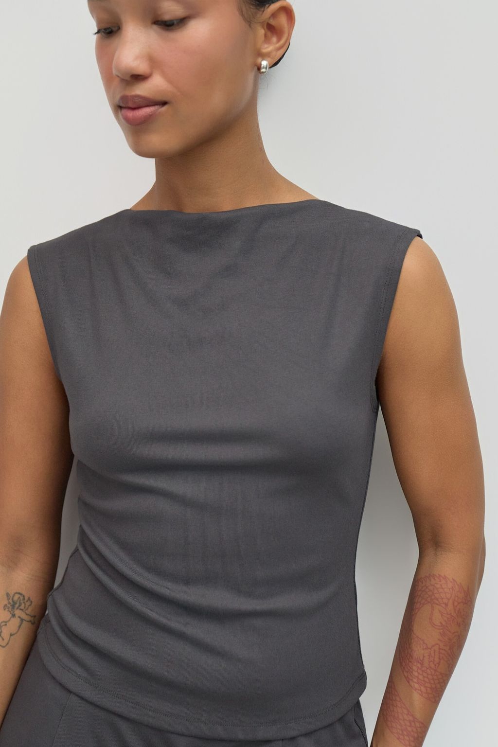 tmr0976_charcoal_5a_m_1500 (1)