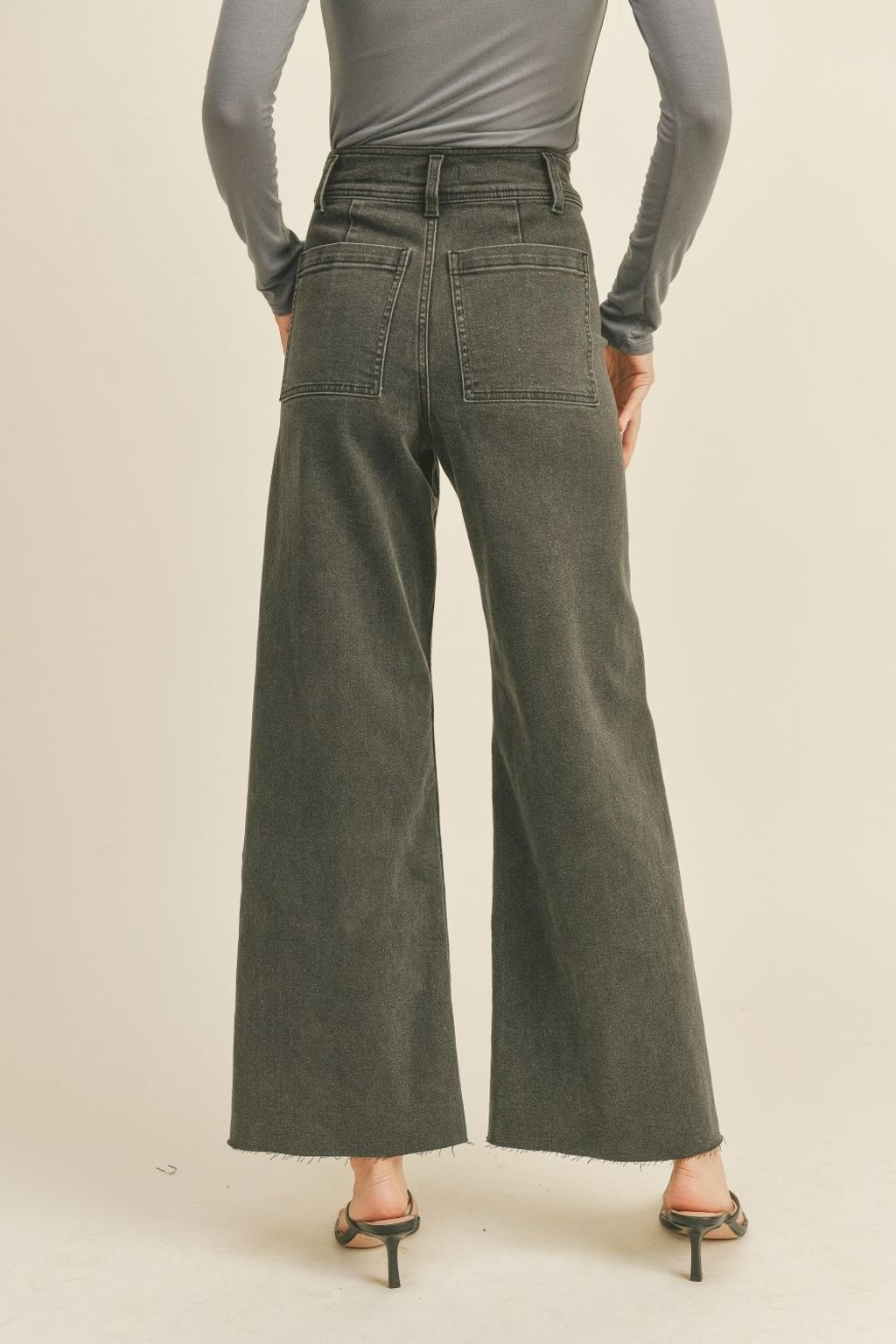 16f7bffc804a4b32b1735393589bfb53