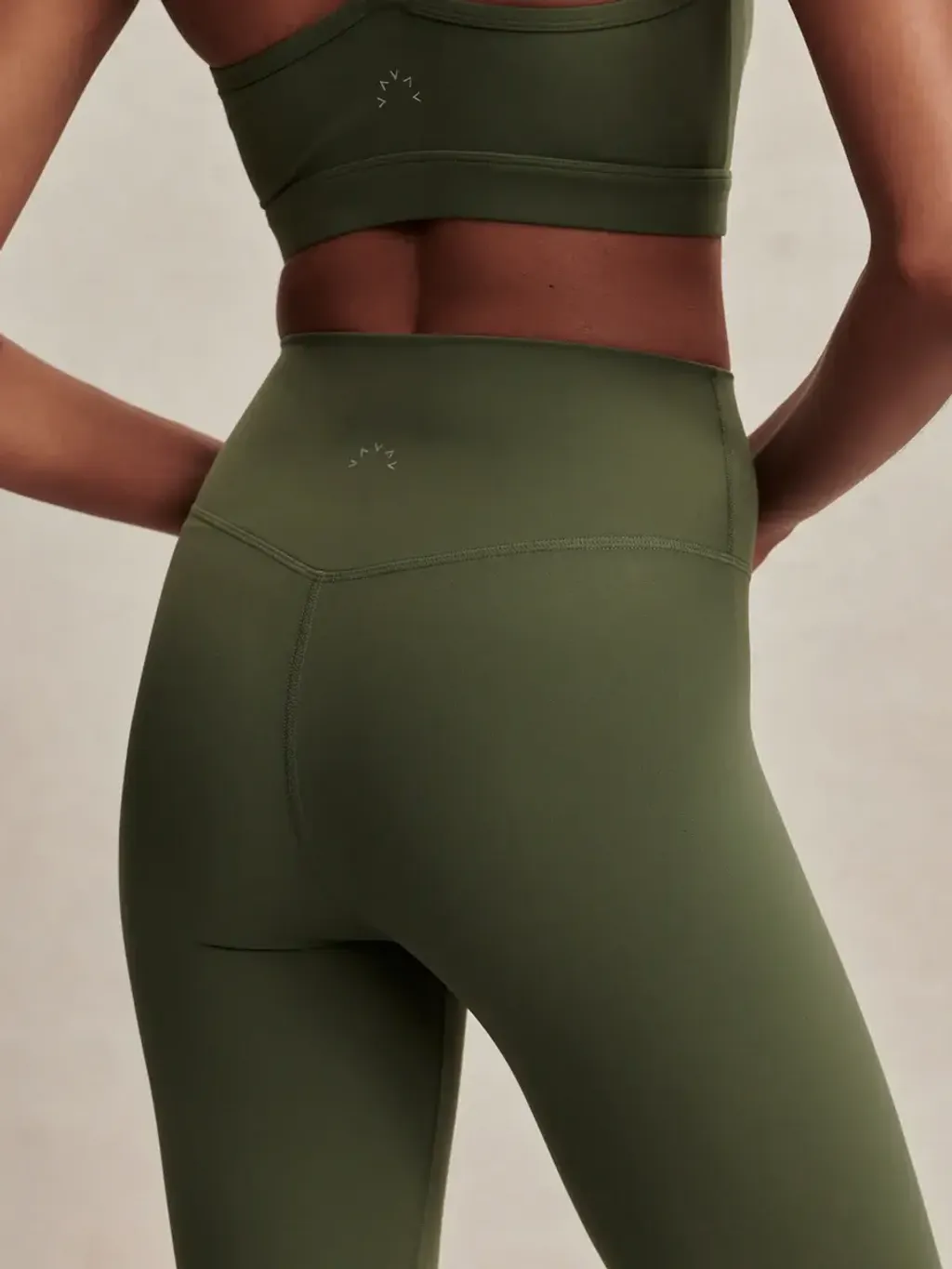de16107e3508cdd567686da7b0655b67fa0f08b4_4_VAR02547_ALWAYS_HIGH_RISE_LEGGING_25_THYME_044