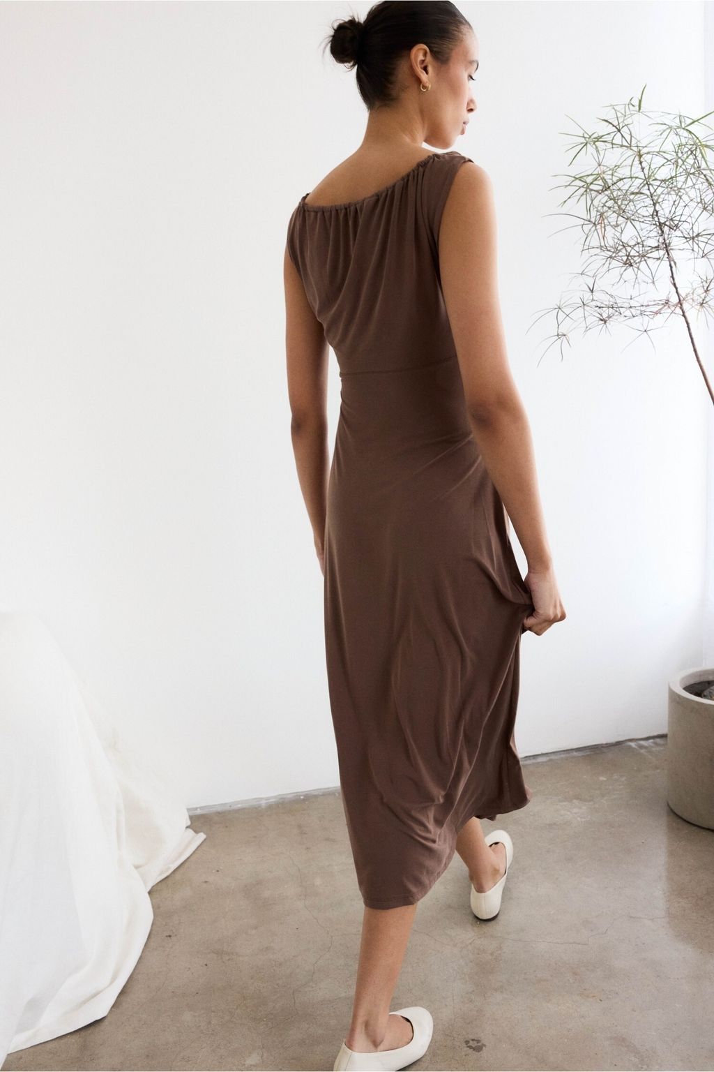 dmr0908_brown_02_1500