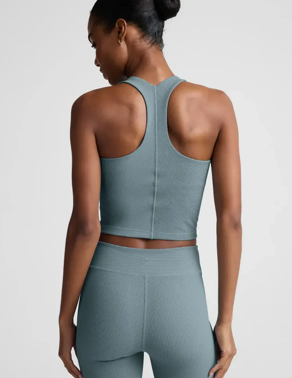 AB4789_shaken-blue_4