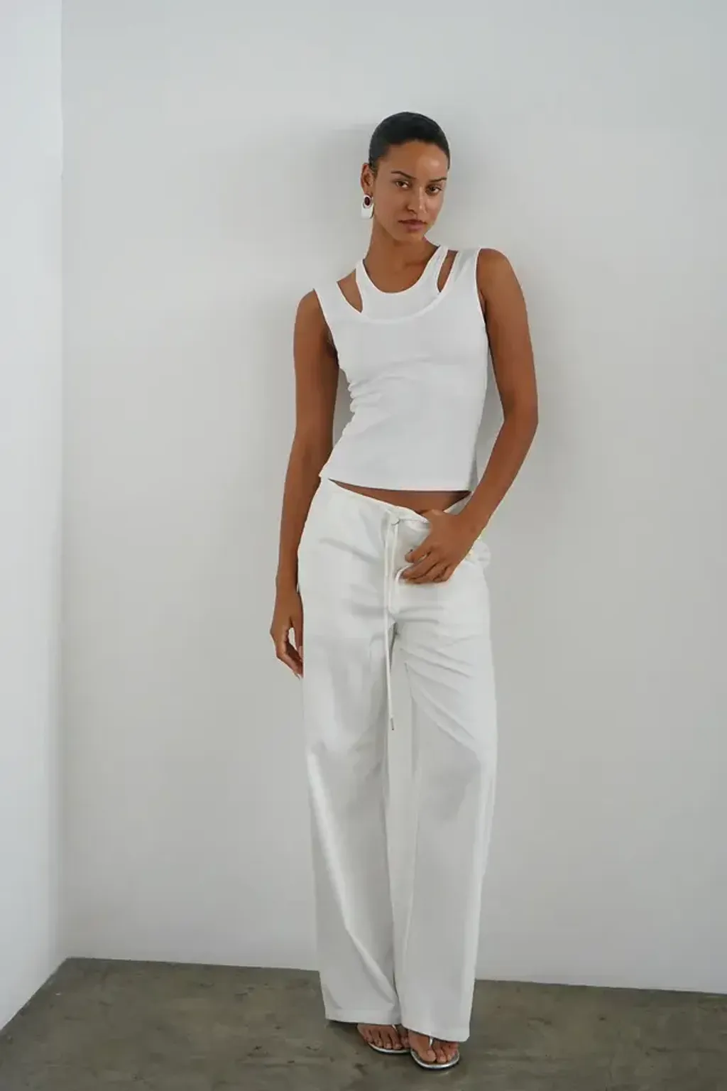 LNA-Allen-White-Ribbed-Tank-Cut-Out