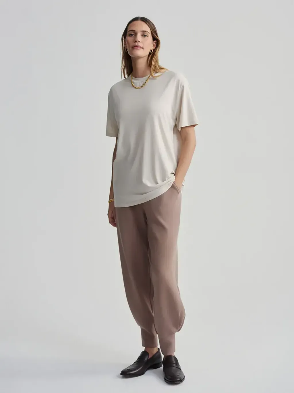 1900c7b0c6b0a37f1351af8b296ee5386fb5f811_VAR01921_LEIGHTON_BOYFRIEND_TEE_OATMEAL_006