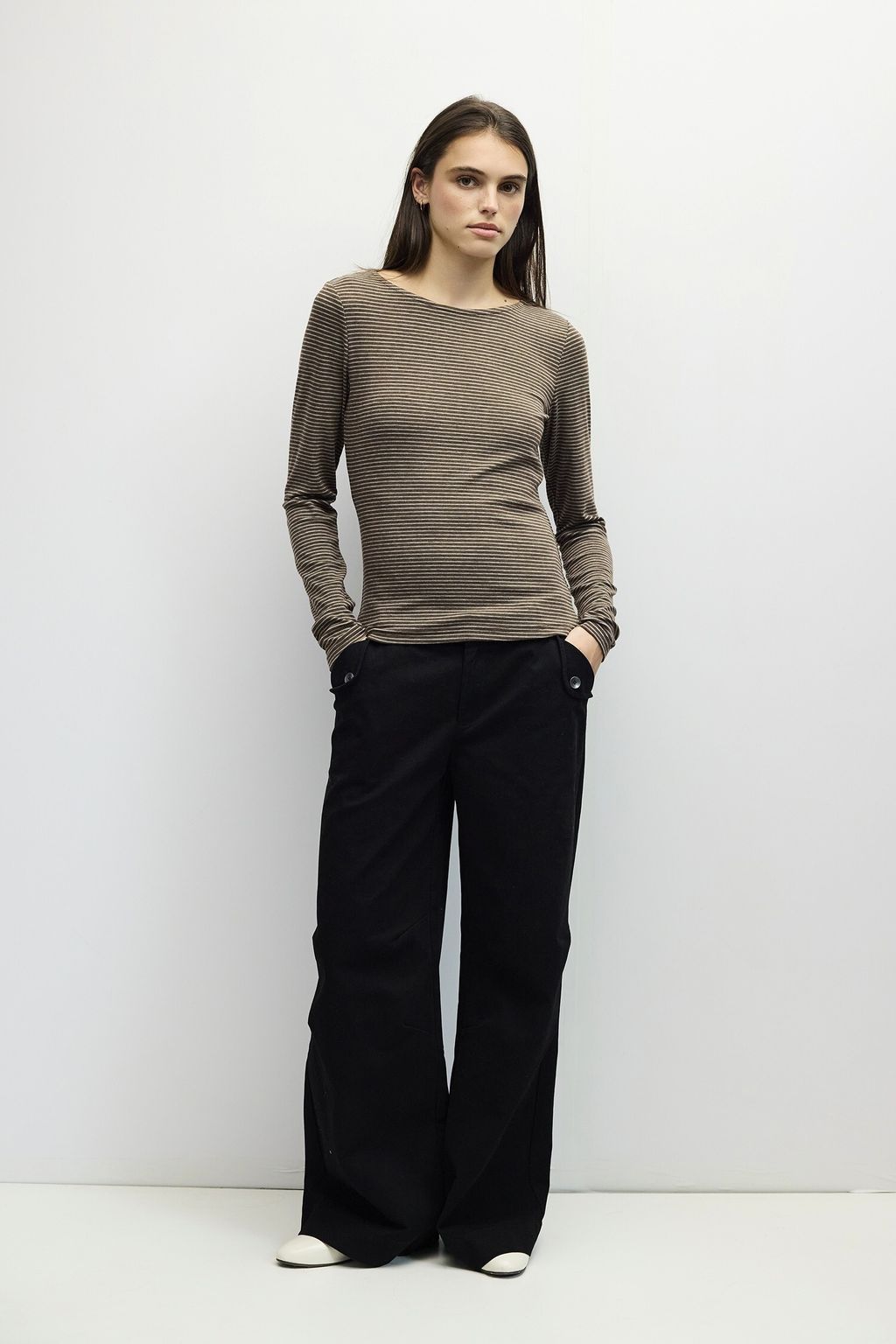 tmr1047_brown_1a_m