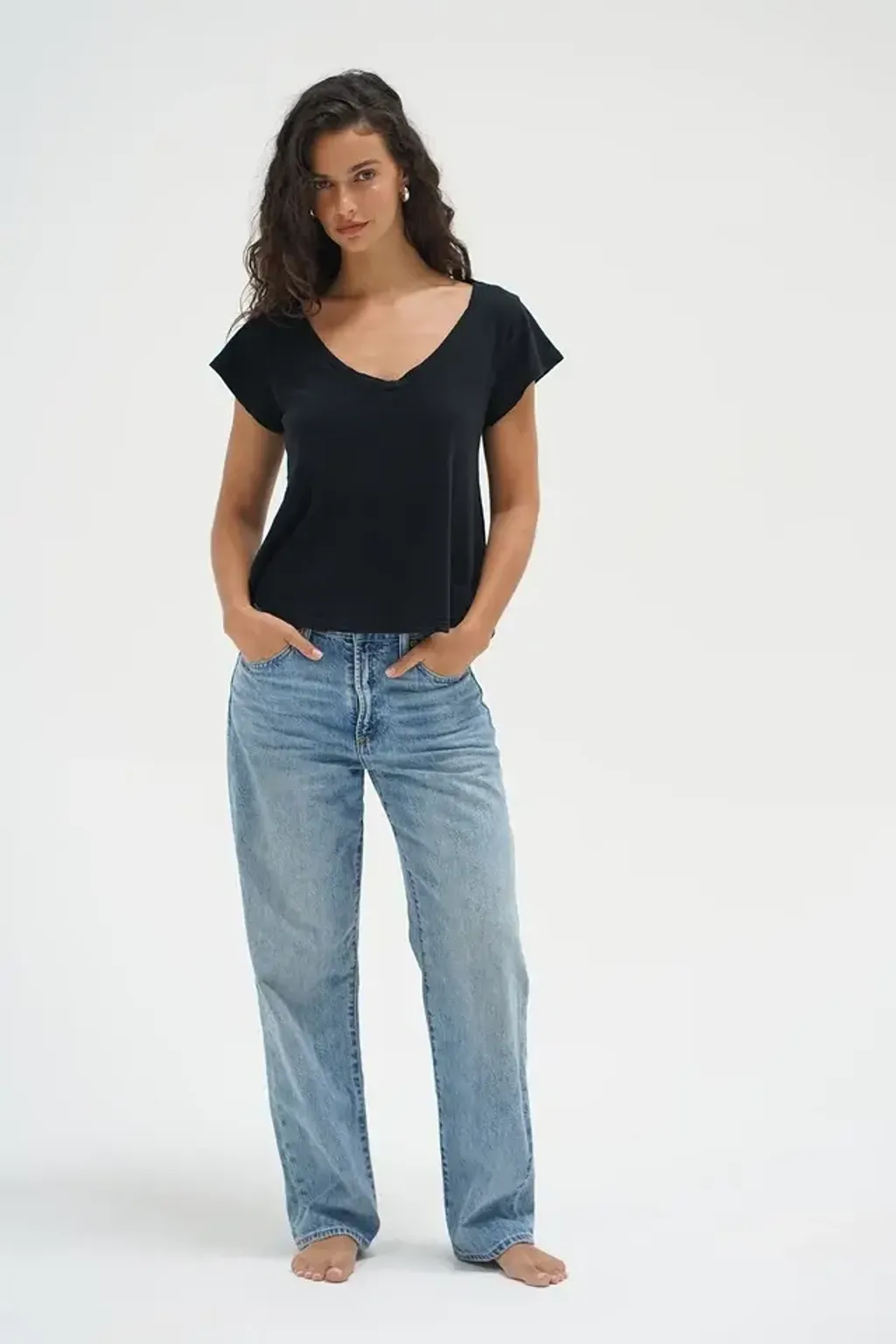 LNA-KADEN-SLUB-COTTON-V-TEE