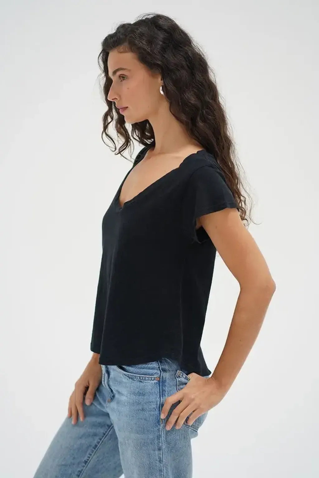 LNA-KADEN-COTTON-V-TEE