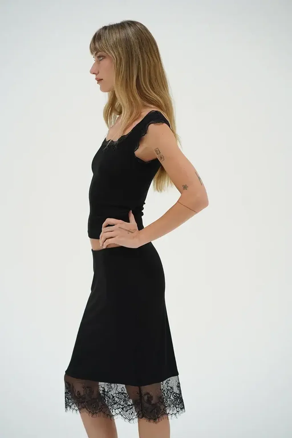 LNA-CASSIDY-BLACK-LACE-TRIM-TANK