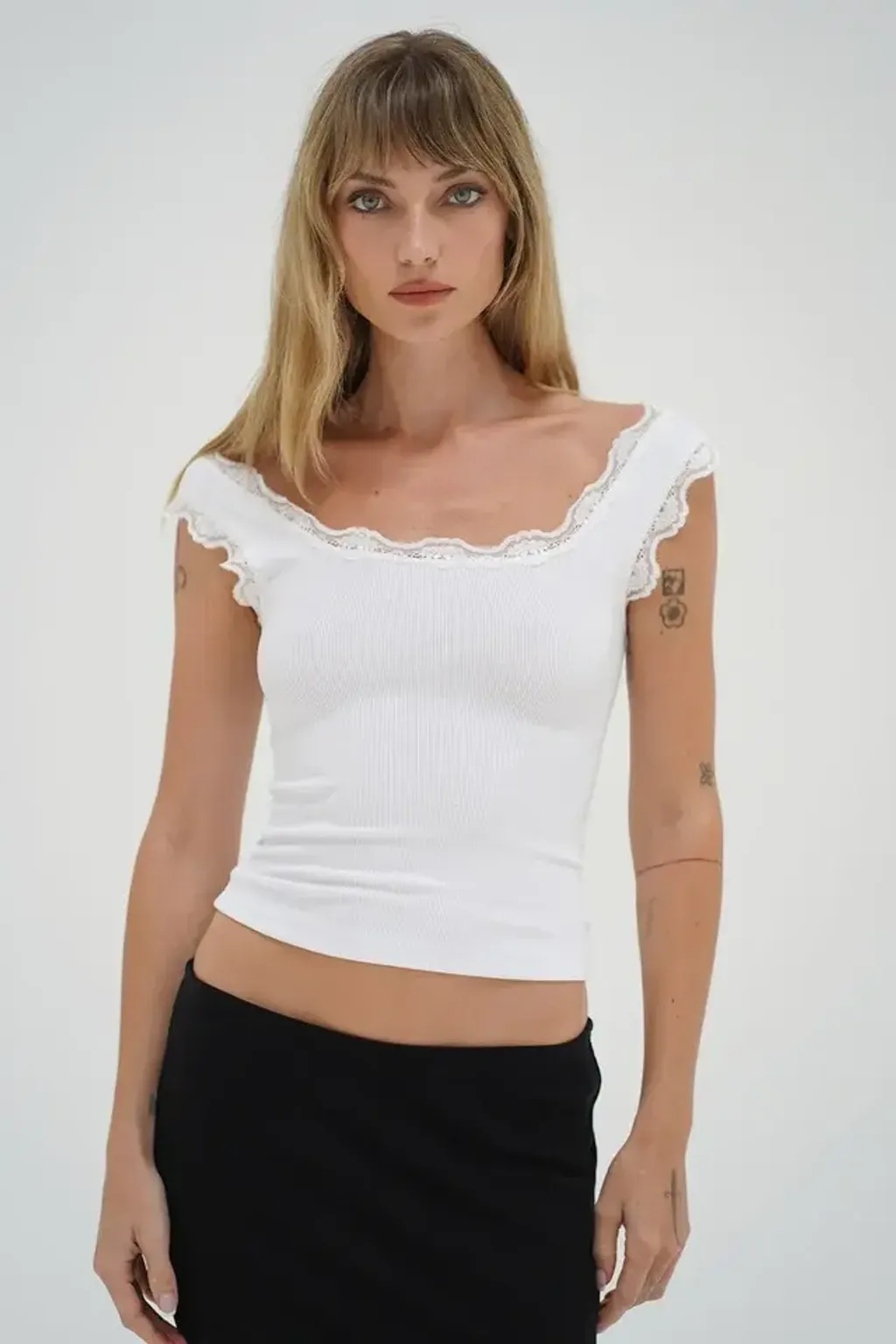 LNA-CASSIDY-LACE-TRIM-RIBBED-TANK-WHITE_4567c0b6-cc21-4a2e-9687-a77b3da02e01