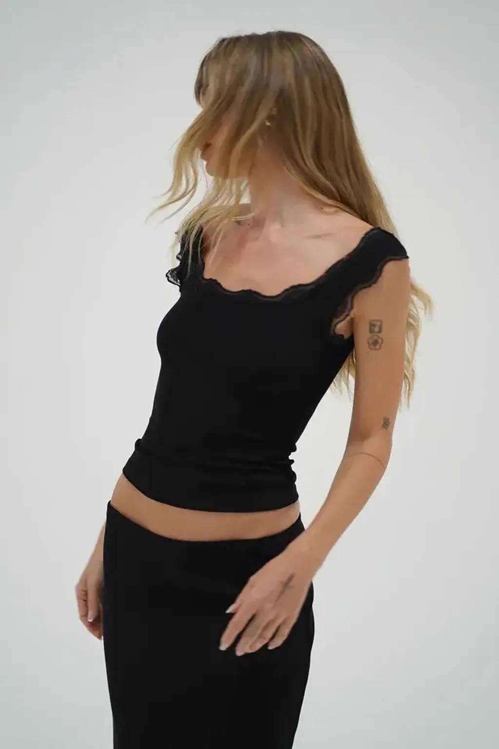 LNA-CASSIDY-RYDER-BLACK-LACE-TRIM-RIB