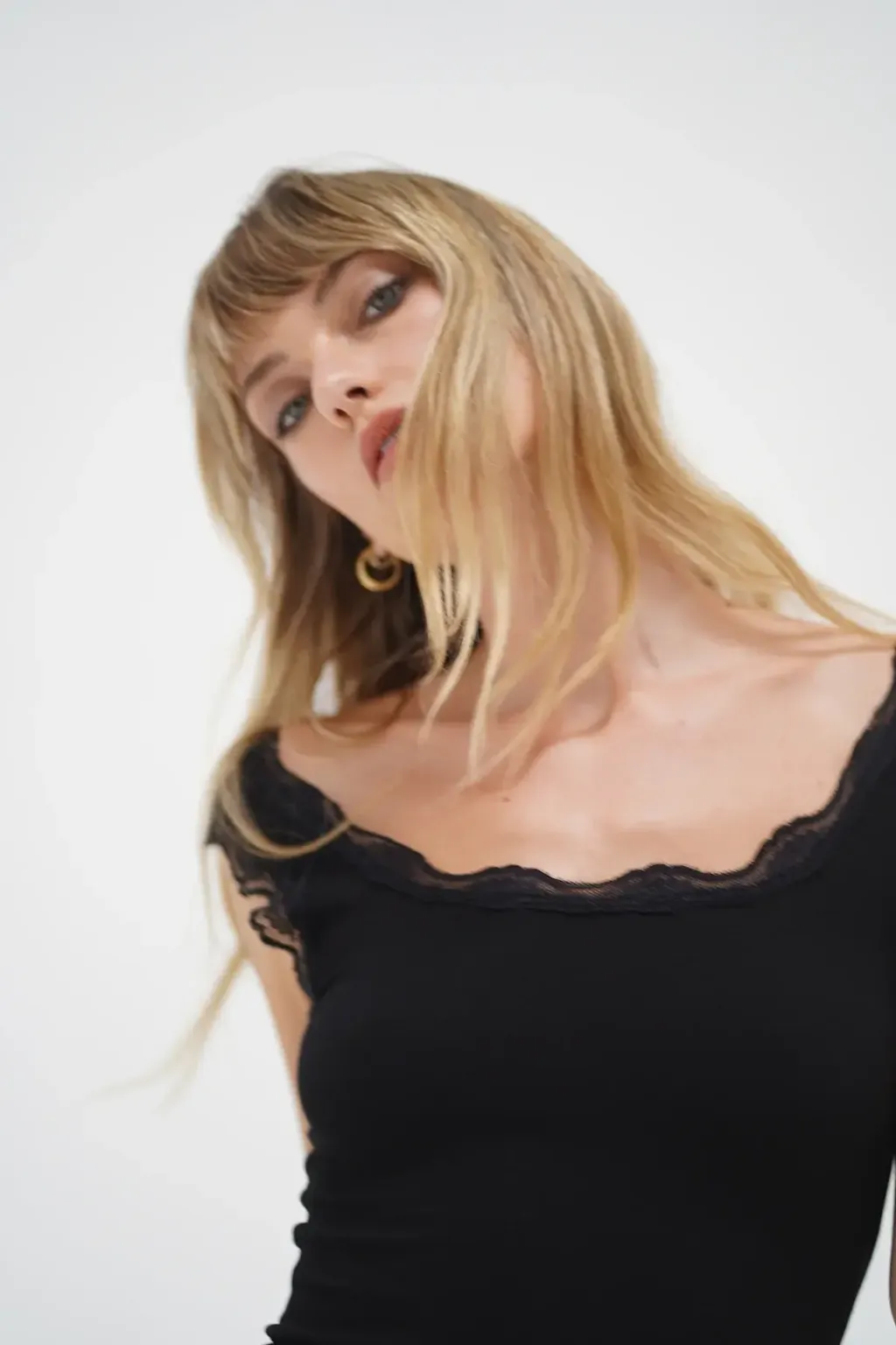 LNA-CASSIDY-BLACK-RIBBED-LACE-TRIM-TOP