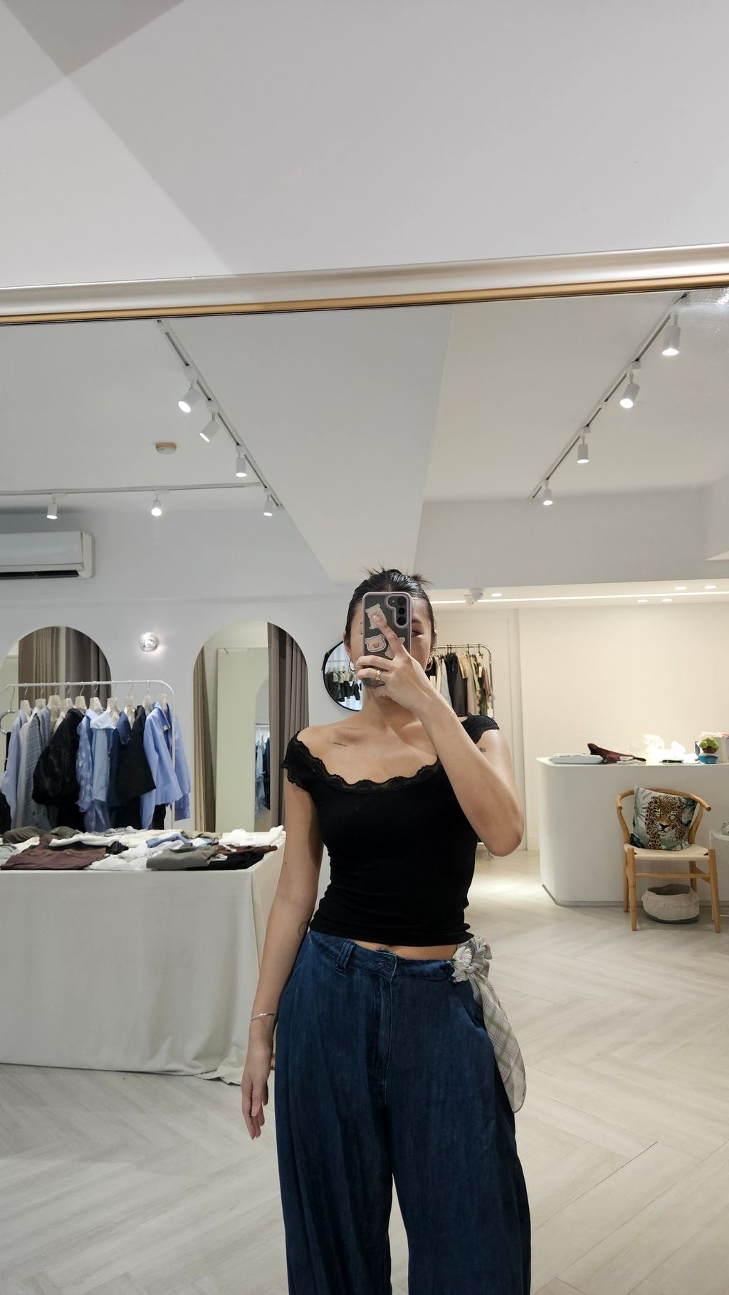 1000328073