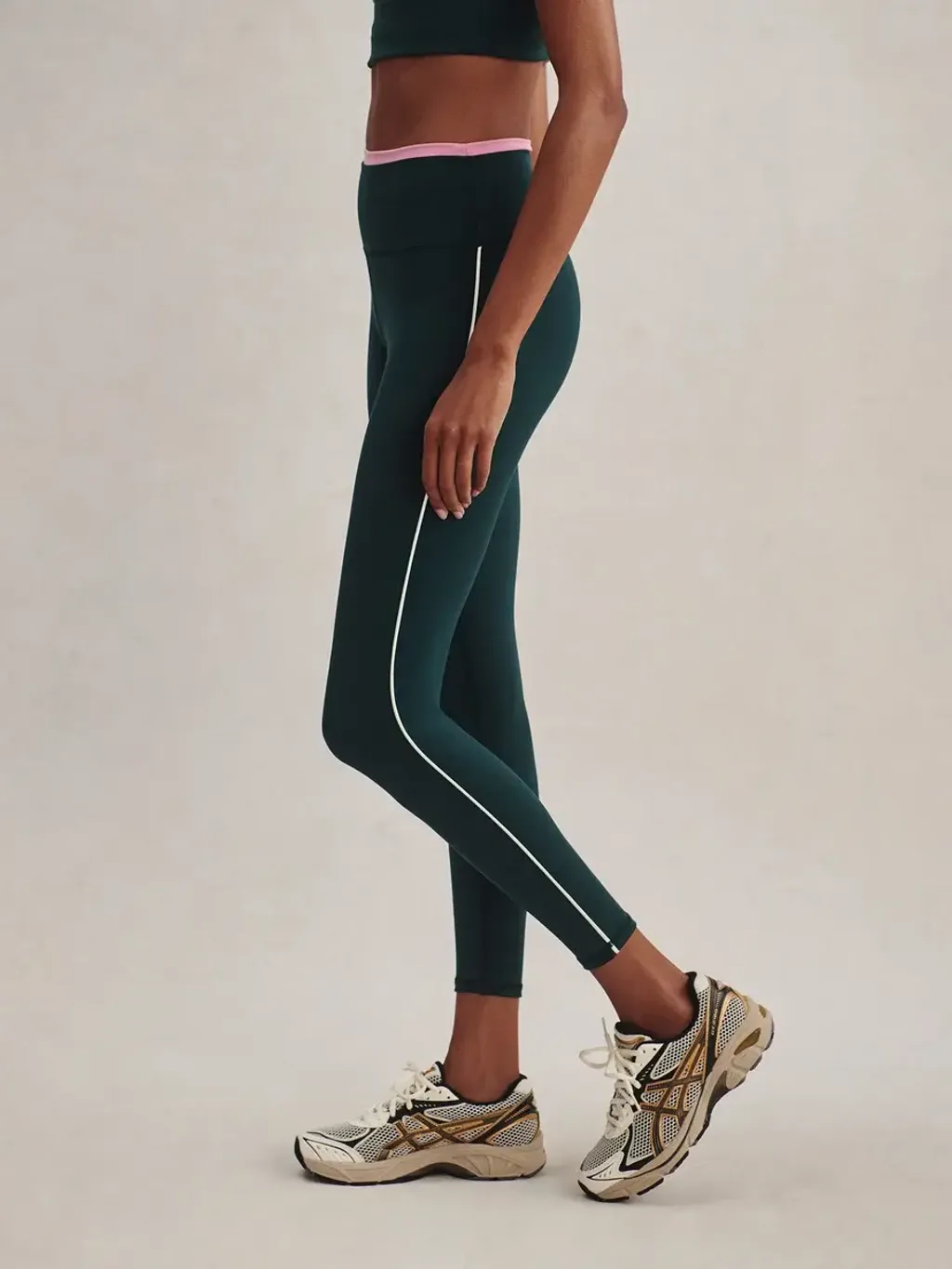 39abc82e9c5f5e79f983e2515200ee5e7adcace3_VAR03565_Freesoft_Contrast_High_Rise_Legging_25_Ponderosa_Pine_3