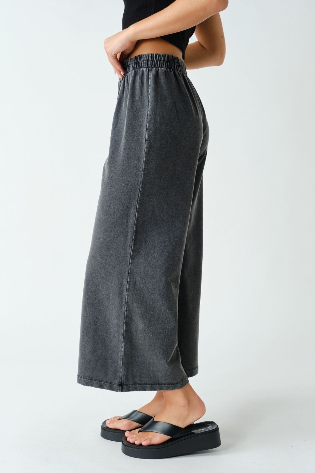 kp6069_black_2_