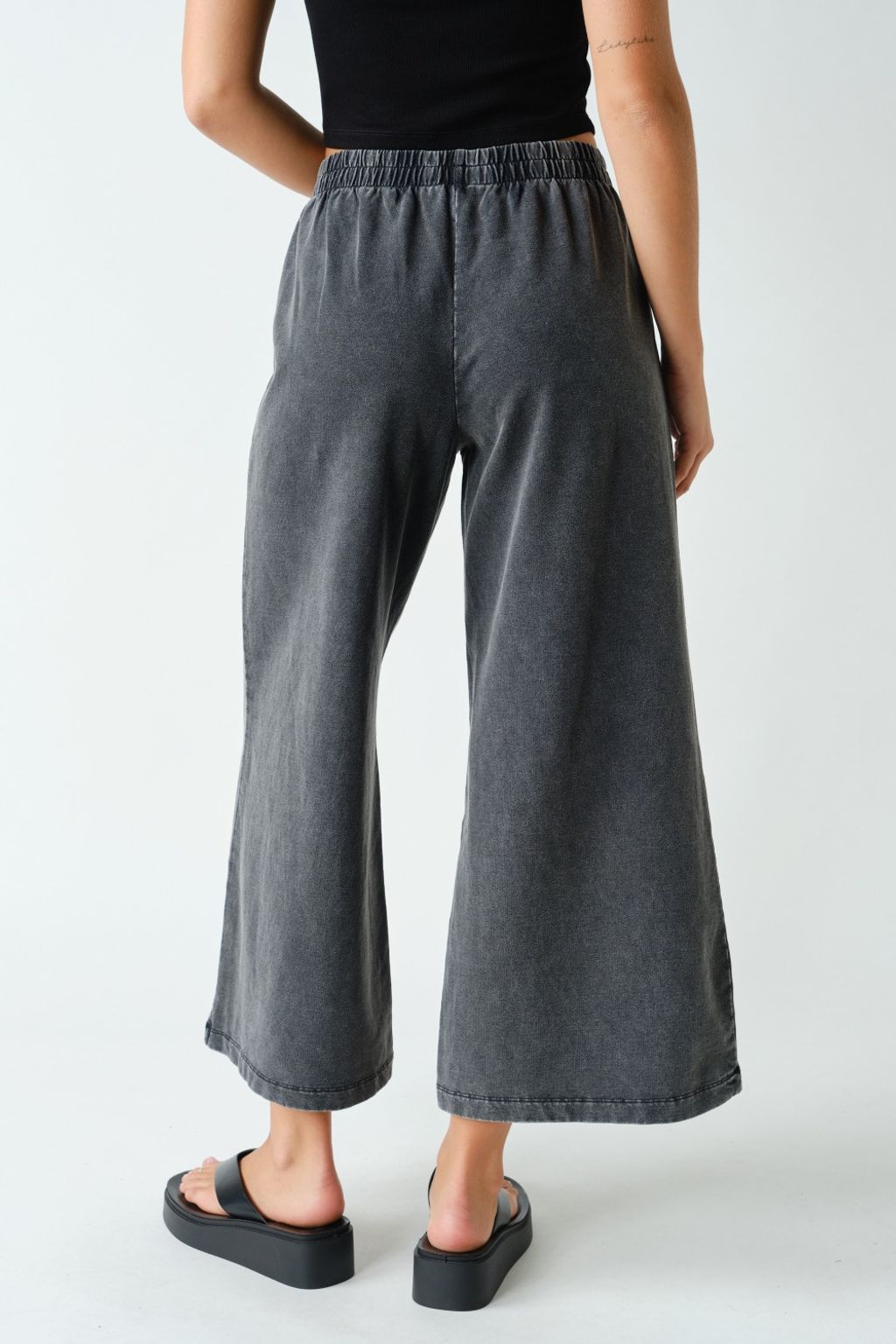 kp6069_black_3_