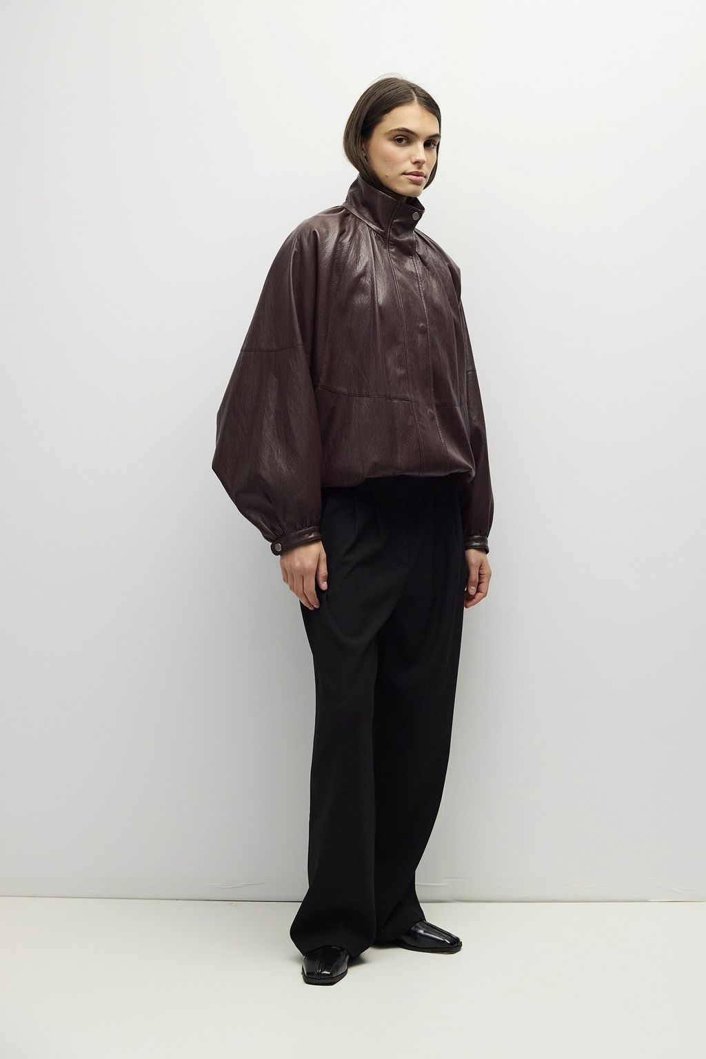 omr1162_burgundy_2a_m