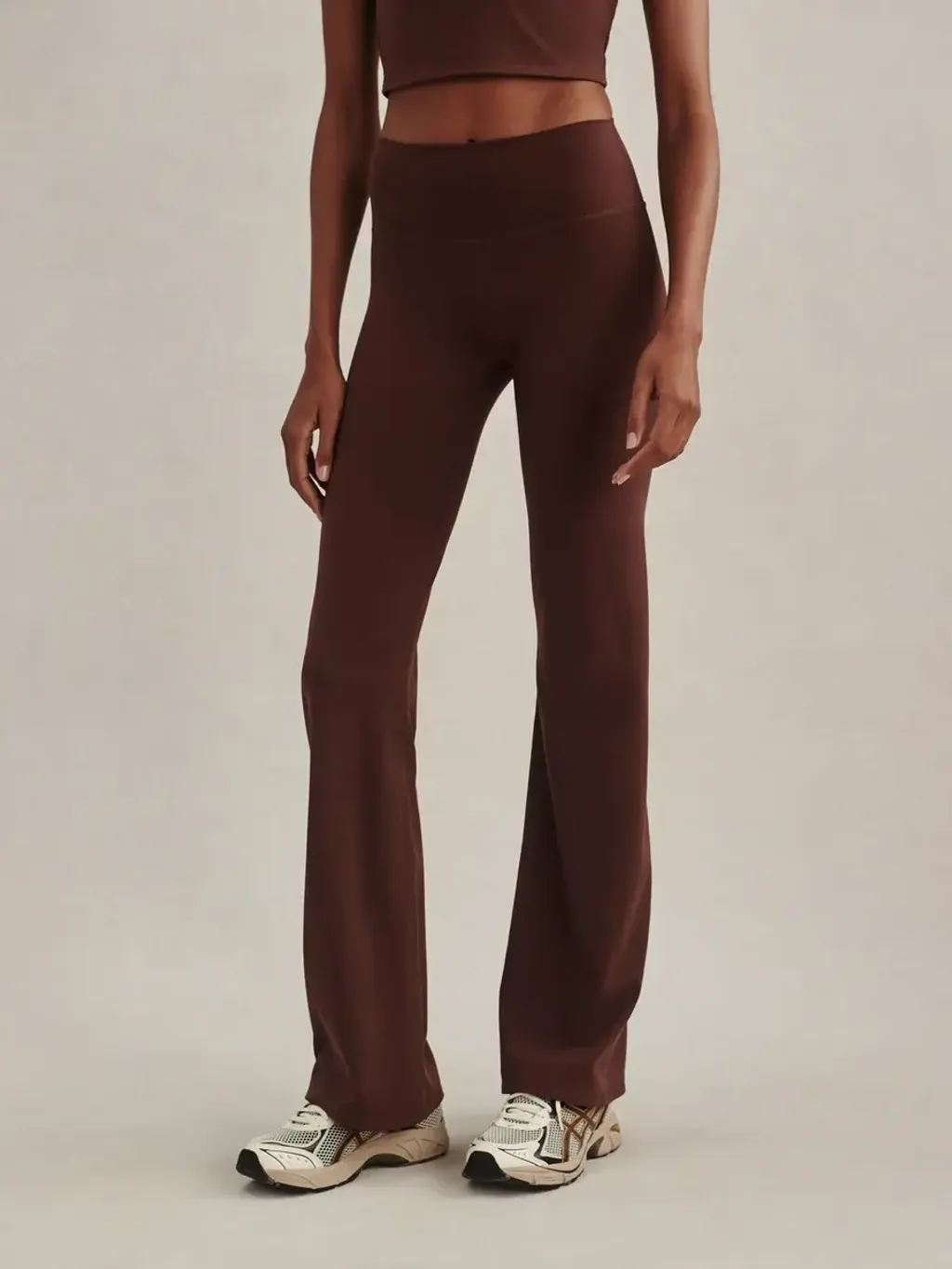 bb69bf72954e441999a563181876f9aba84fe154_VAR03476_Always_Flare_Legging_32_Mahogany_037