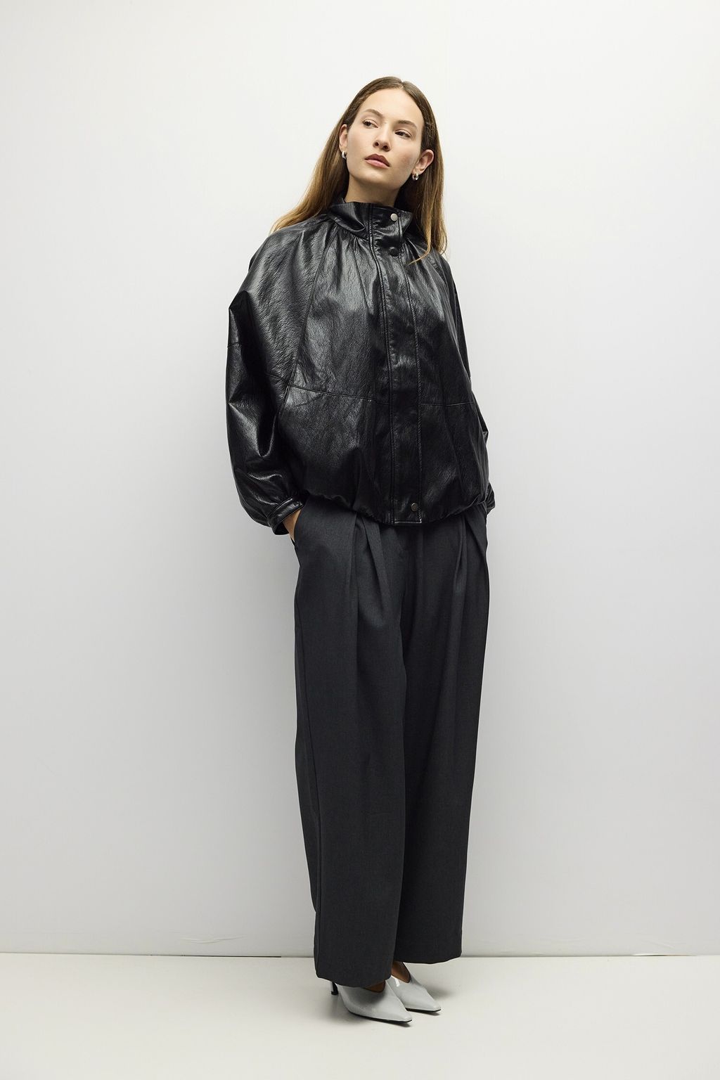 omr1162_black_2a_m