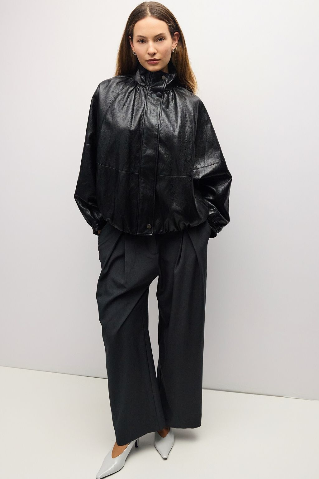omr1162_black_4b_m