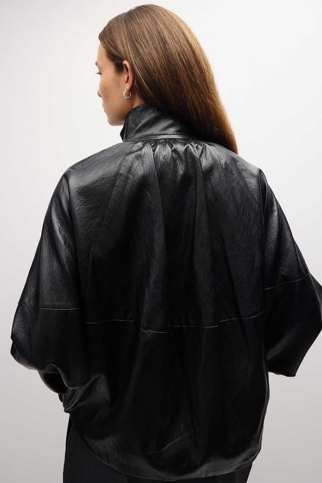 omr1162_black_5b_m