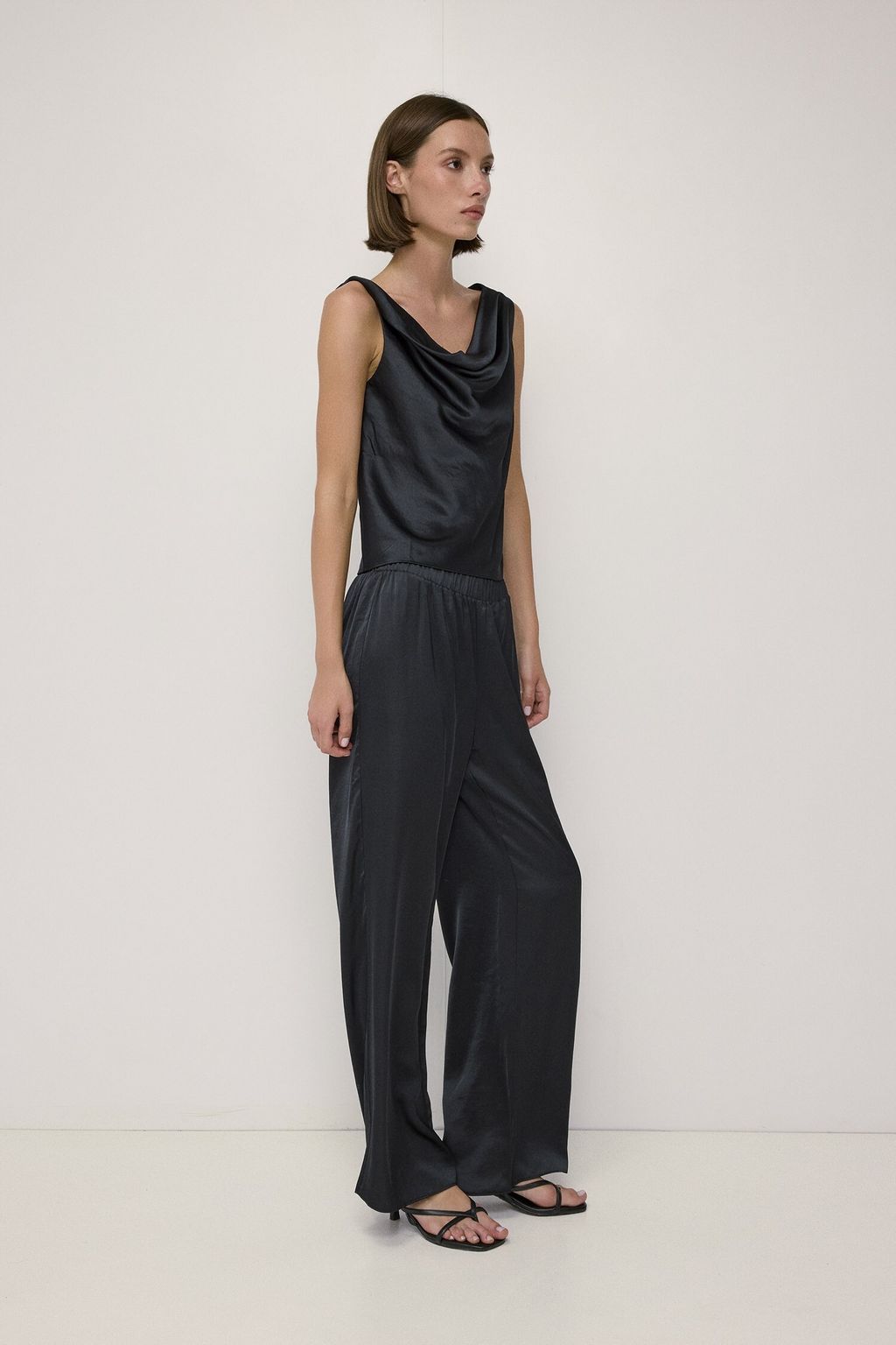 tmr1360_black_2a_m