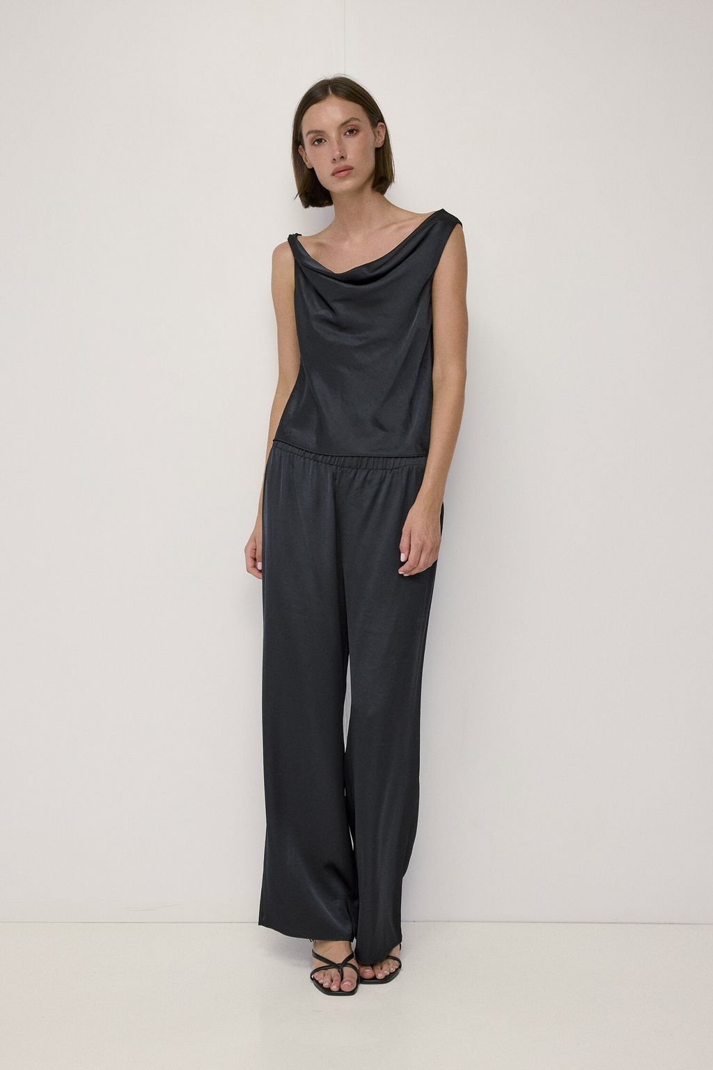 tmr1360_black_1a_m