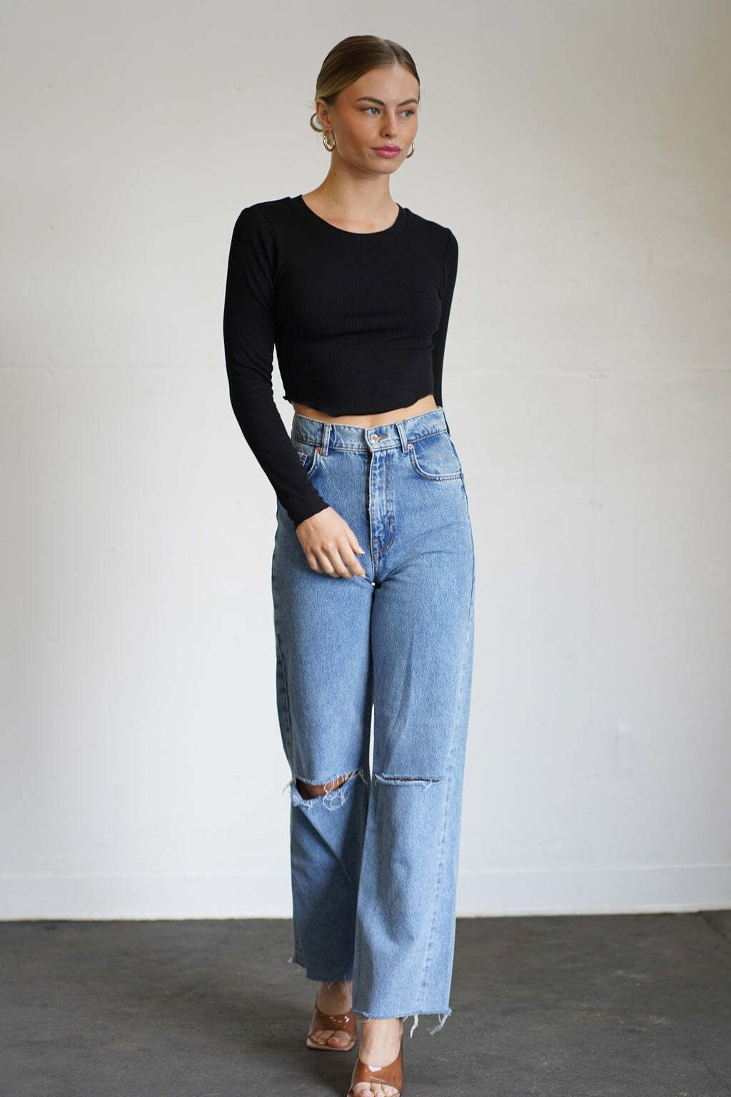 LNA-Aray-Crop-Long-Sleeve-Black_1024x