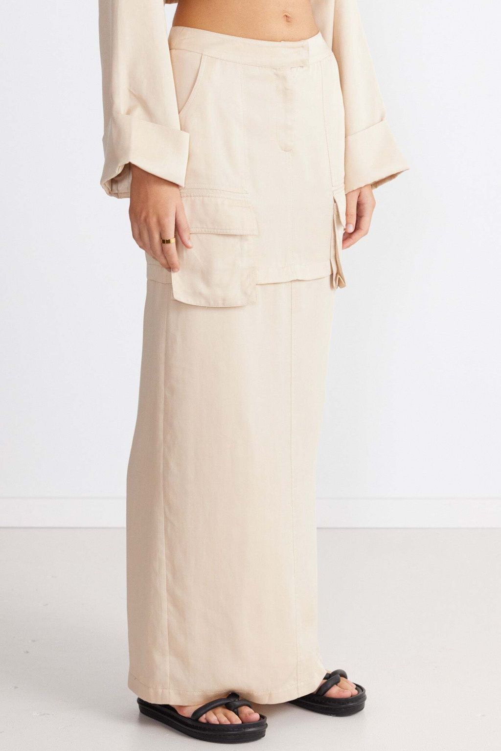 VICTORIA-DETACHABLE-SKIRT-OAT-1jpg_a4449cc2-6ee8-4124-bc97-9701ed02f54c