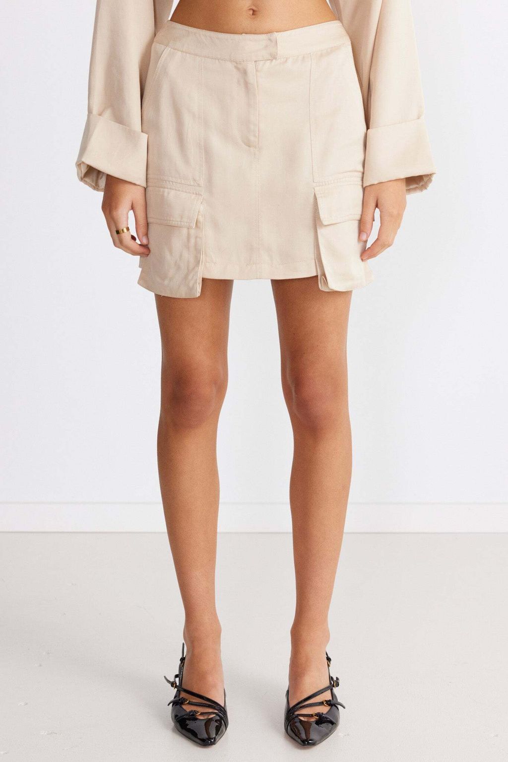 VICTORIA-DETACHABLE-SKIRT-CROPED-OAT-1jpg_fab3d2b2-258d-410d-b448-19eec534d9ca